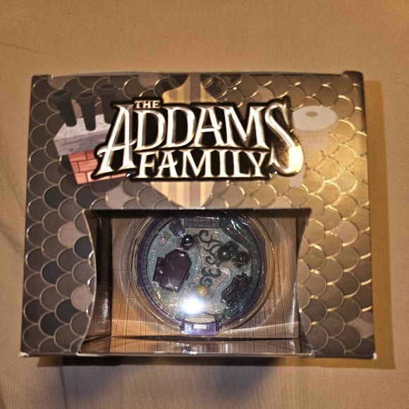 Polly Pocket The Addams Family Collectors Set Mattel Wednesday Morticia Gomez - Picture 9 of 11